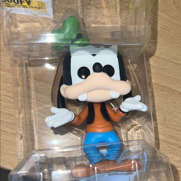 Disney Accessories - Pop Mickey and friends Goofy